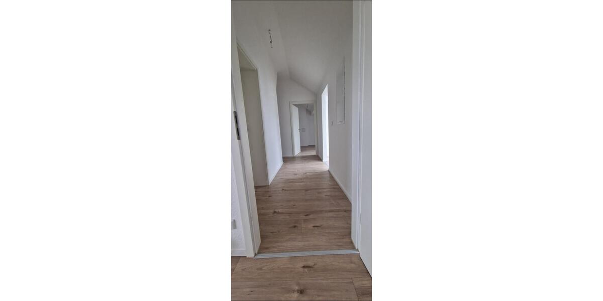 Dachgeschoßwohnung Bottrop - 2 Zimmer, 75 m&sup2;, 900&euro; | Angebot:24803225