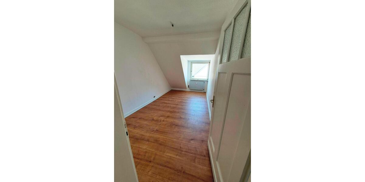 Dachgeschoßwohnung Herne - 3.5 Zimmer, 75 m&sup2;, 560&euro; | Angebot:26033806