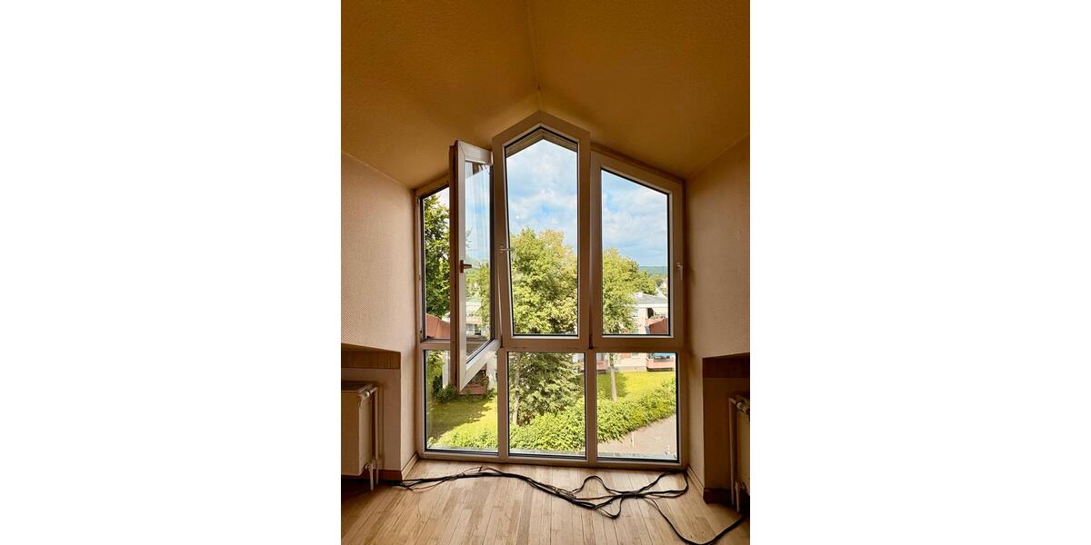 Dachgeschoßwohnung Hattingen Blankenstein - 4 Zimmer, 98 m&sup2;, 210.000&euro; | Angebot:26058813