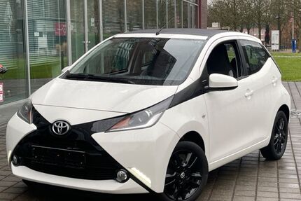 Toyota Aygo (X) 108.000 km 7.400 &euro; Gelsenkirchen 45899