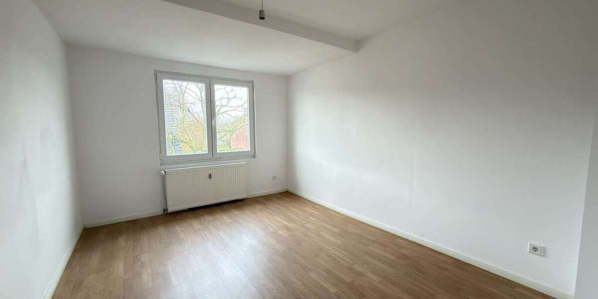 Exklusives Investment: Kernsaniertes Mehrfamilienhaus mit Balkon und Terrasse - Mehrfamilienhaus, Wohnhaus Gelsenkirchen Gelsenkirchen-West | Angebot:25751689