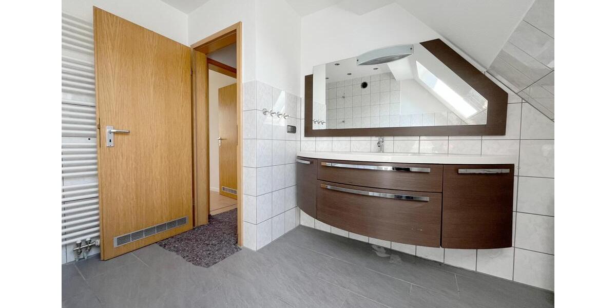 Etagenwohnung Gelsenkirchen Ückendorf - 5 Zimmer, 96 m&sup2;, 750&euro; | Angebot:26588056