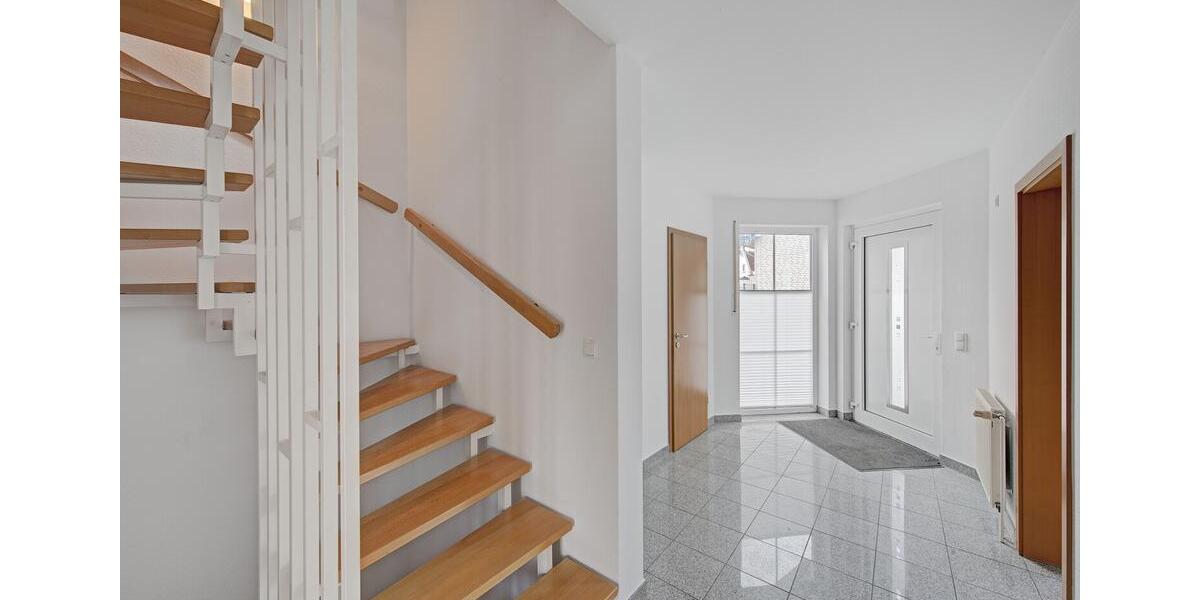 Doppelhaushälfte Dortmund Hombruch - 6 Zimmer, 155 m&sup2;, 1.950&euro; | Angebot:25144008