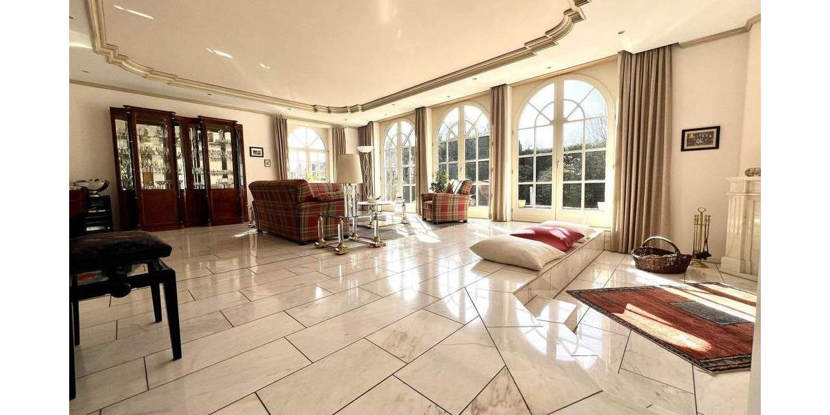 Einfamilienhaus Gladbeck Mitte - 9 Zimmer, 307 m&sup2;, 930.000&euro; | Angebot:25670854