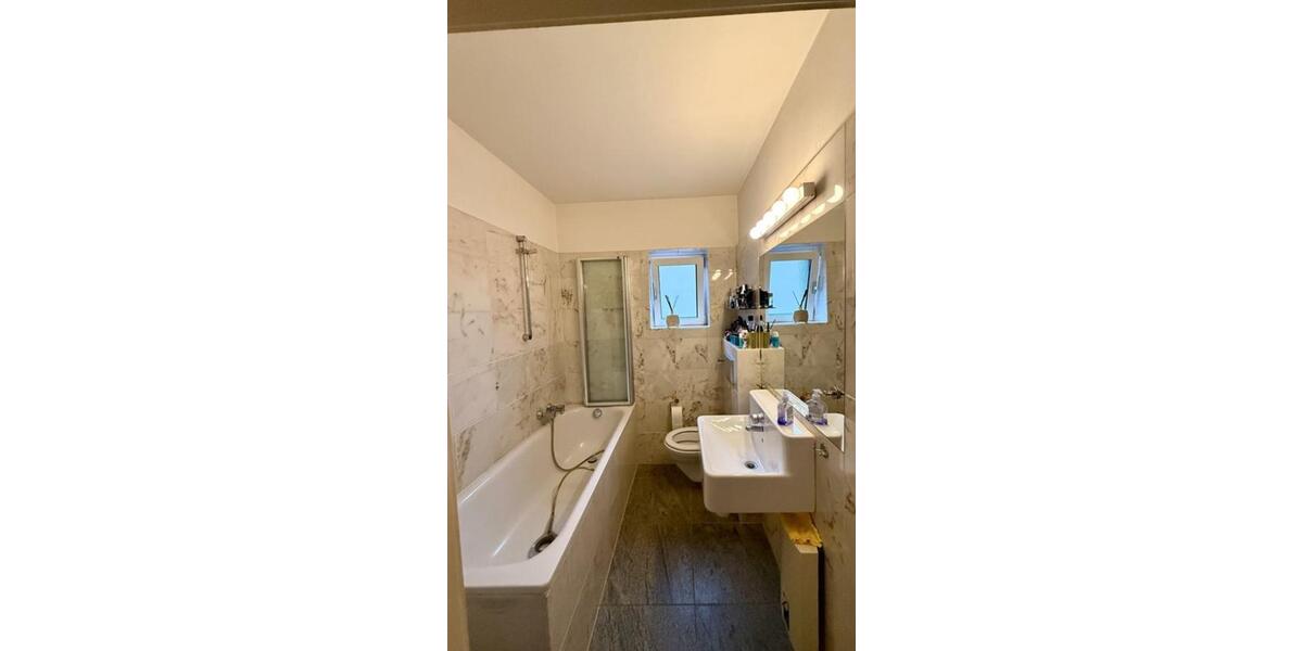 Etagenwohnung Gelsenkirchen - 3 Zimmer, 98 m&sup2;, 760&euro; | Angebot:25625252