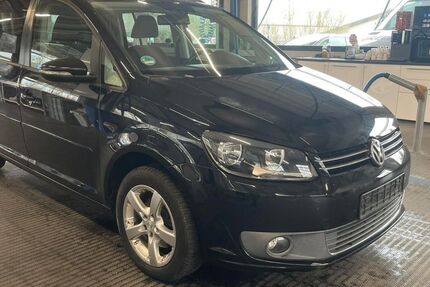 VW Touran 145.600 km 8.300 &euro; Bochum 44809