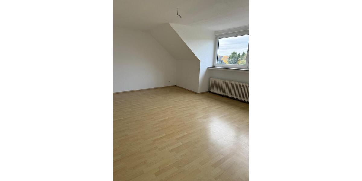 Dachgeschoßwohnung Recklinghausen Hillerheide - 3 Zimmer, 83 m&sup2;, 460&euro; | Angebot:25649489