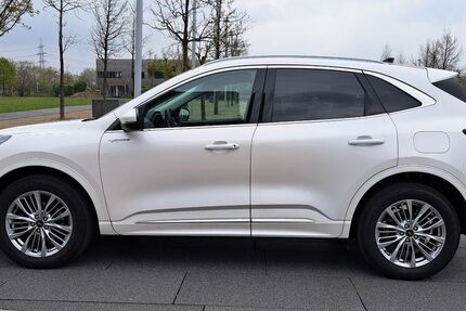 Ford Kuga 63.000 km 25.600 &euro; Essen OT Westviertel 45127