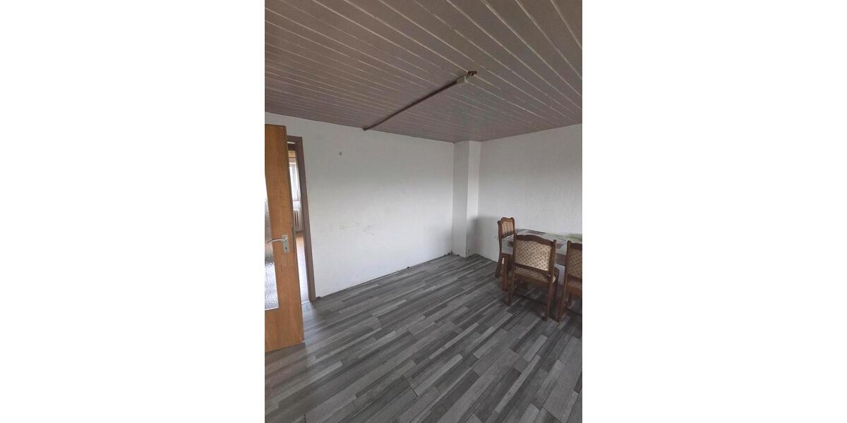 Dachgeschoßwohnung Gelsenkirchen Gelsenkirchen-West - 5 Zimmer, 92 m&sup2;, 850&euro; | Angebot:26494656