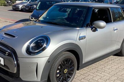 Mini Cooper SE 11.005 km 25.770 &euro; Lünen 44534