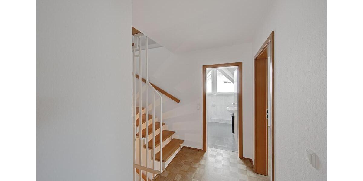 Doppelhaushälfte Dortmund Hombruch - 6 Zimmer, 155 m&sup2;, 1.950&euro; | Angebot:25144008