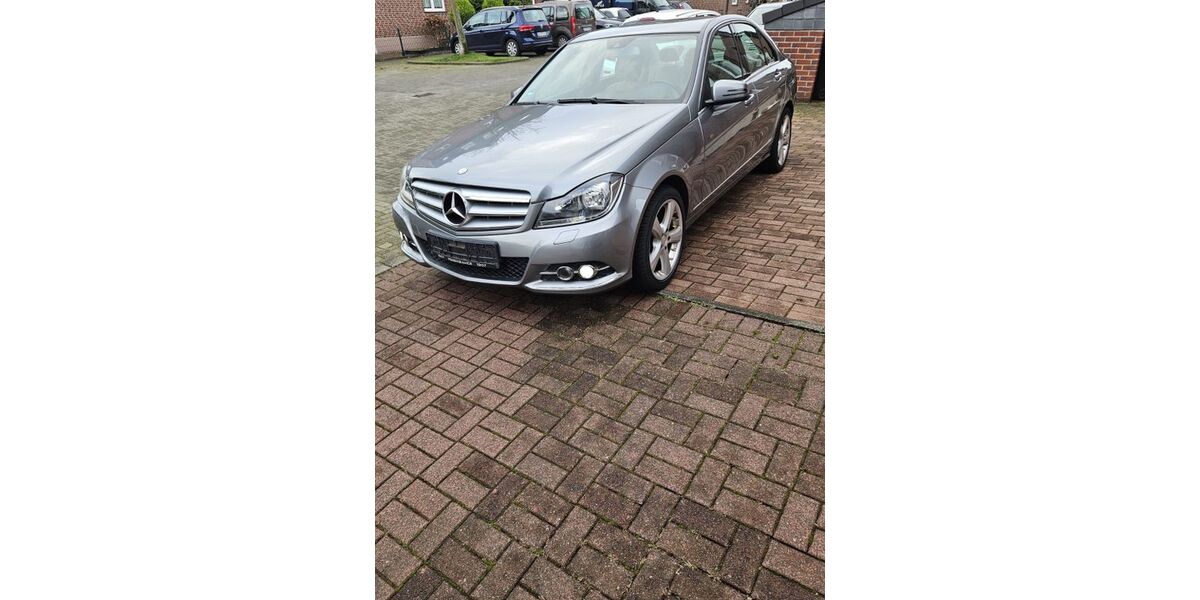 Mercedes-Benz C 220 213.000 km 8.750 &euro; Kirchlinde 44379