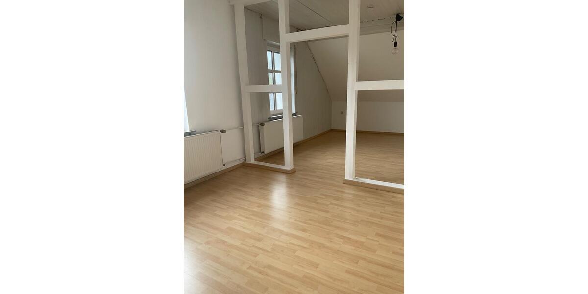 Dachgeschoßwohnung Bochum Bochum-Südwest - 3.5 Zimmer, 80 m&sup2;, 585&euro; | Angebot:25083103