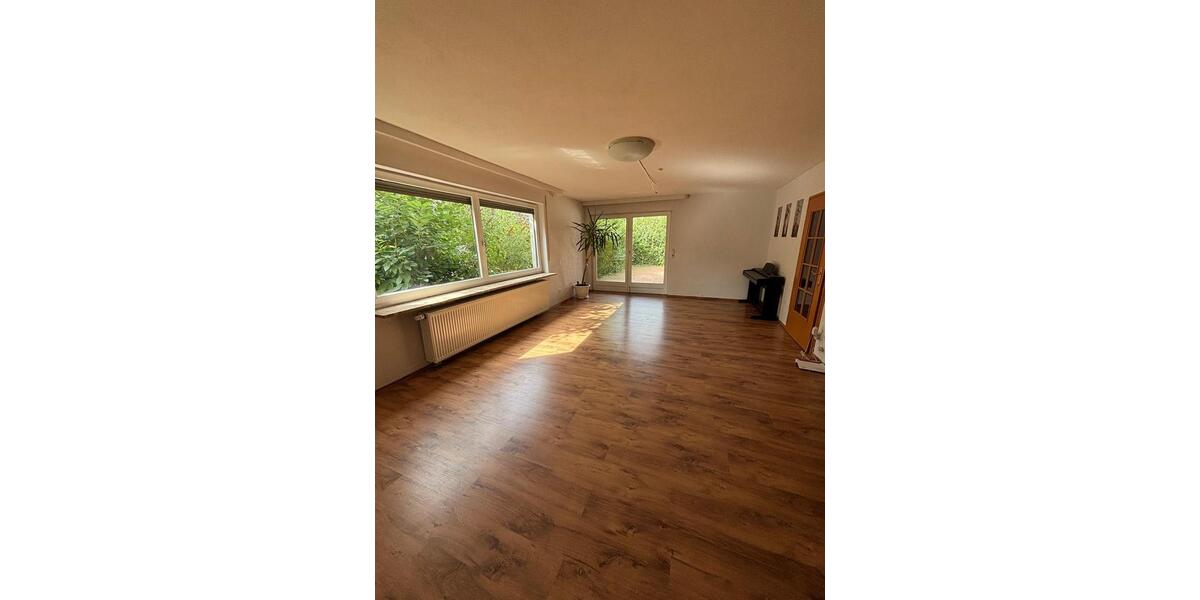 Etagenwohnung Lünen Alstedde - 8 Zimmer, 216 m&sup2;, 1.890&euro; | Angebot:26051024