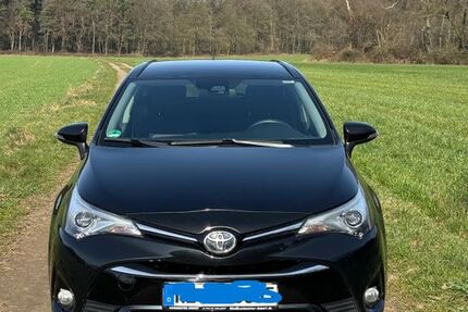 Toyota Avensis 154.500 km 11.999 &euro; Haltern am See 45721