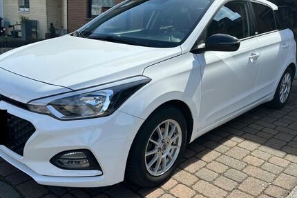 Hyundai i20 98.000 km 10.000 &euro; Waltrop 45731
