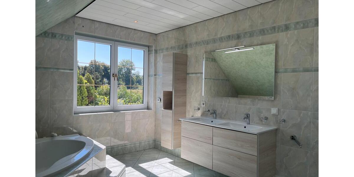 Einfamilienhaus Kamen - 8 Zimmer, 340 m&sup2;, 585.000&euro; | Angebot:25452133