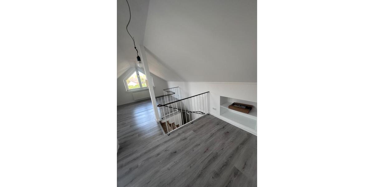 Dachgeschoßwohnung Gelsenkirchen Gelsenkirchen-Mitte - 1 Zimmer, 40 m&sup2;, 400&euro; | Angebot:25325480