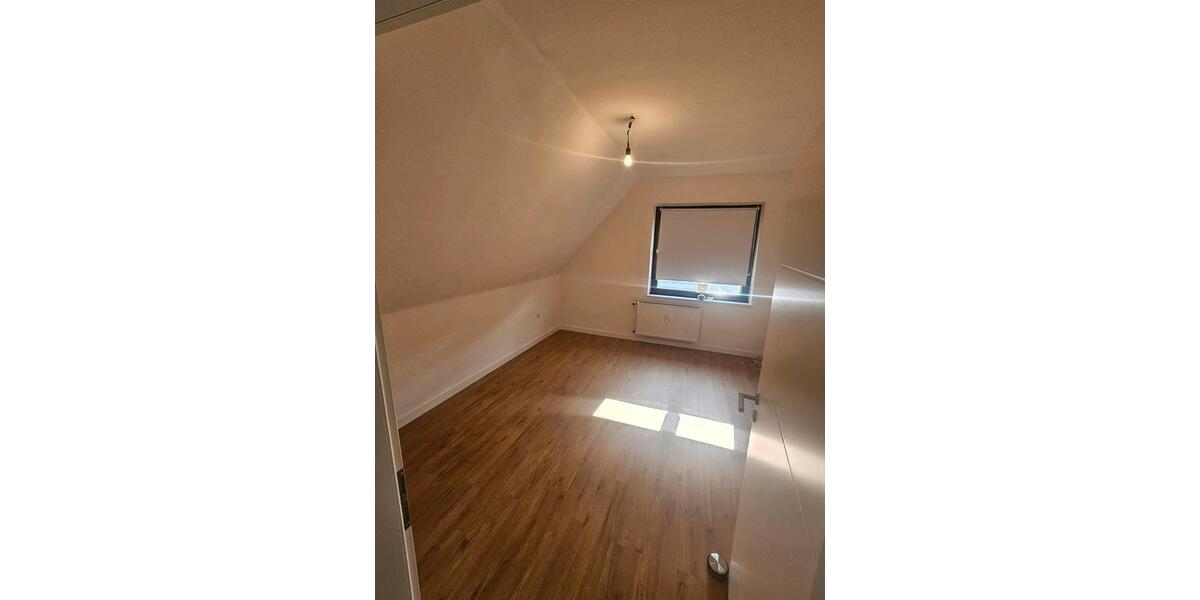 Dachgeschoßwohnung Dortmund Bövinghausen - 2.5 Zimmer, 55 m&sup2;, 480&euro; | Angebot:26030037