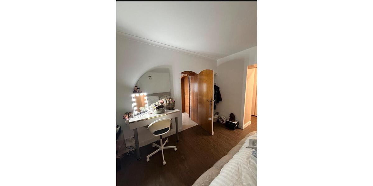Maisonettenwohnung Essen Stadtbezirk IV - 3.5 Zimmer, 176 m&sup2;, 1.250&euro; | Angebot:25987307