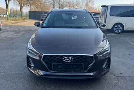 Hyundai i30 85.000 km 11.599 &euro; Gelsenkirchen 45879