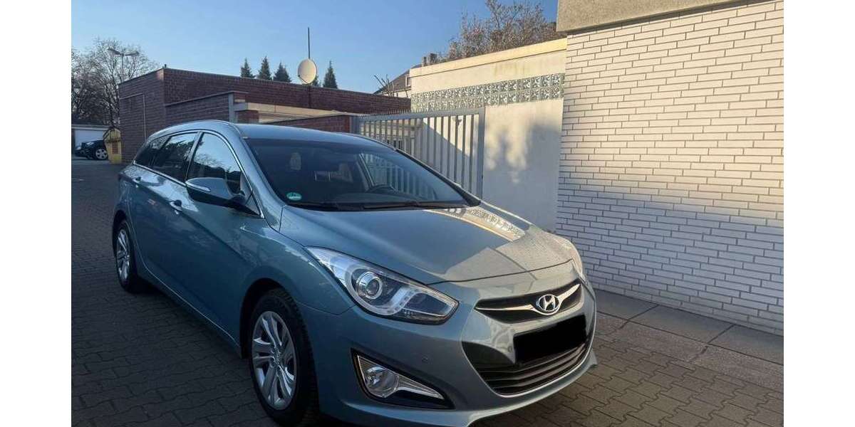 Hyundai i40 99.500 km 7.300 &euro; Essen 45143
