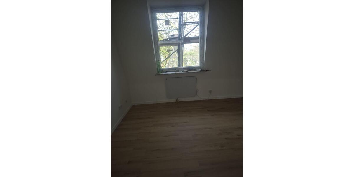 Dachgeschoßwohnung Essen Stadtbezirk III - 3 Zimmer, 79 m&sup2;, 790&euro; | Angebot:25790783