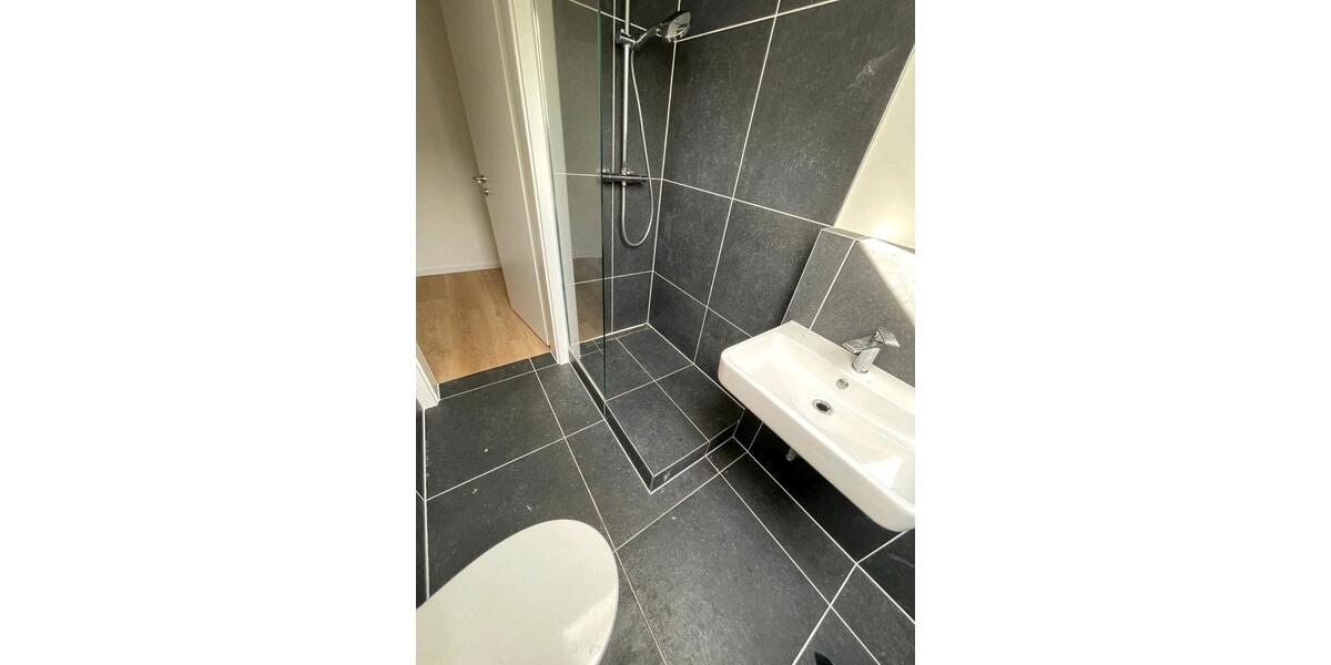 Dachgeschoßwohnung Essen Stadtbezirk V - 2 Zimmer, 74 m&sup2;, 900&euro; | Angebot:26704139