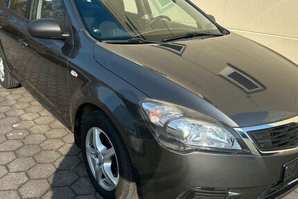 Kia ceed Sportswagon 76.000 km 4.599 &euro; Hattingen 45527