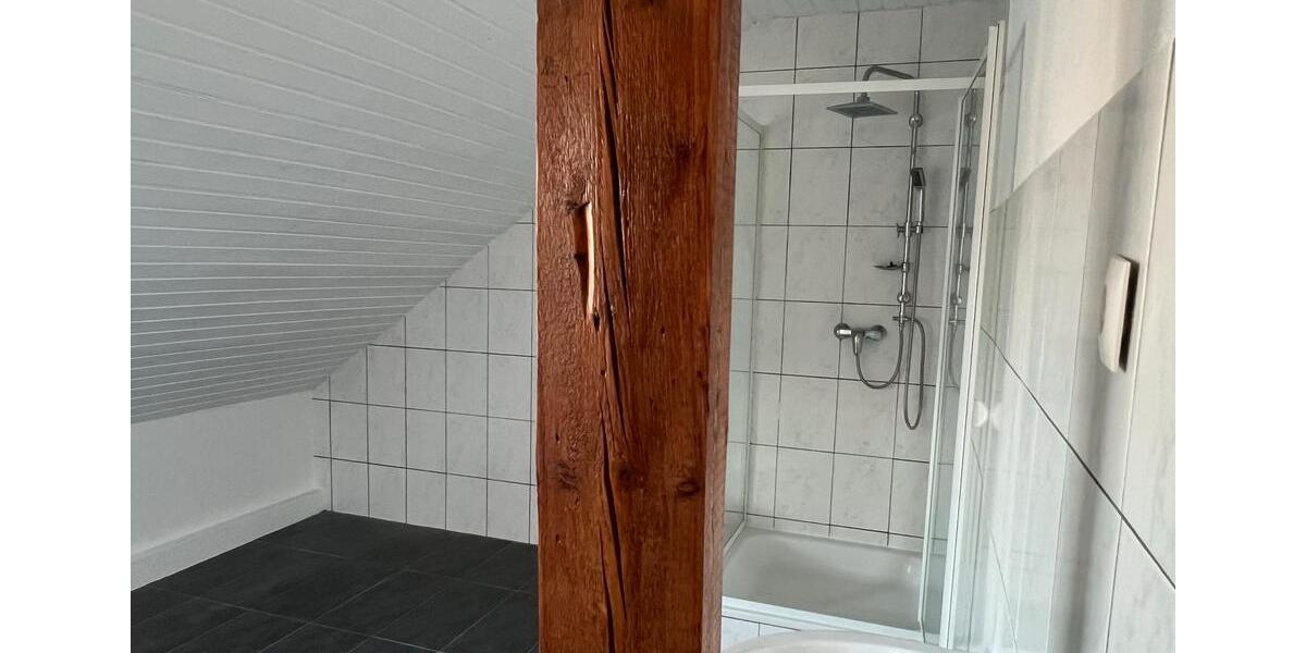 Dachgeschoßwohnung Ennepetal - 2.5 Zimmer, 100 m&sup2;, 900&euro; | Angebot:25903473