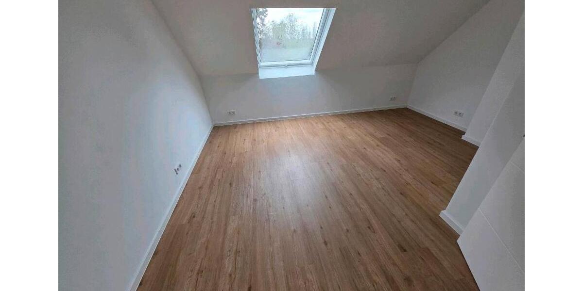 Dachgeschoßwohnung Hagen Hagen-Mitte - 4 Zimmer, 77 m&sup2;, 1.100&euro; | Angebot:26048079