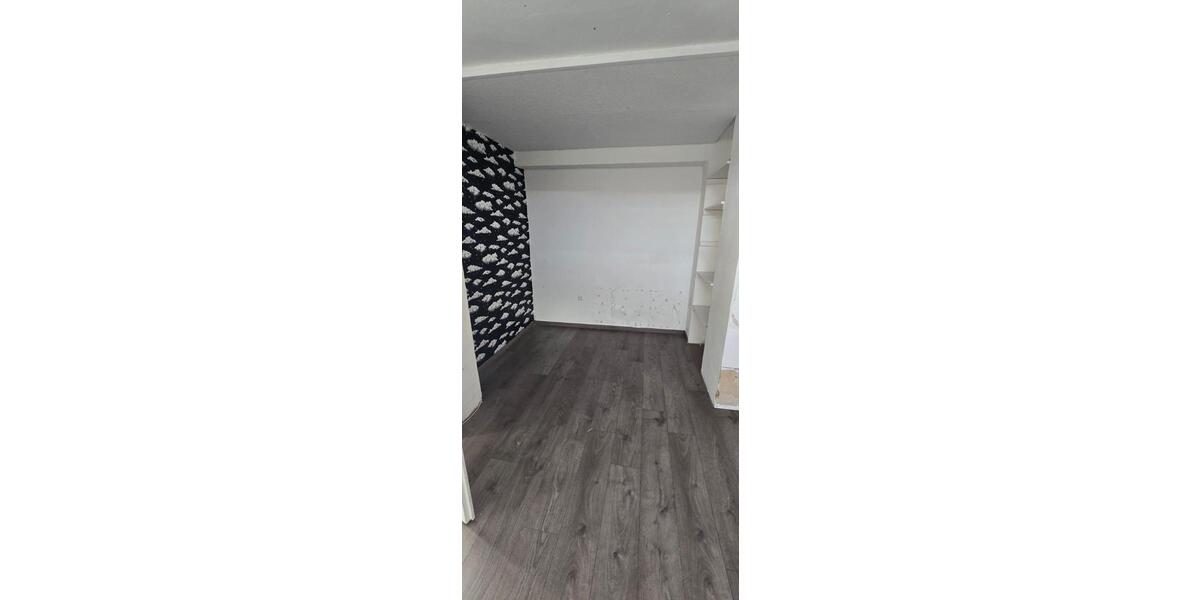 Dachgeschoßwohnung Essen Stadtbezirk V - 3 Zimmer, 85 m&sup2;, 616&euro; | Angebot:25782995