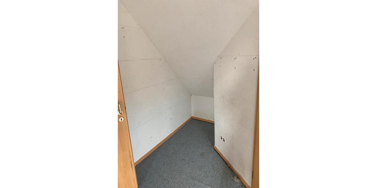 Dachgeschoßwohnung Marl - 5 Zimmer, 120 m&sup2;, 1.020&euro; | Angebot:26041004
