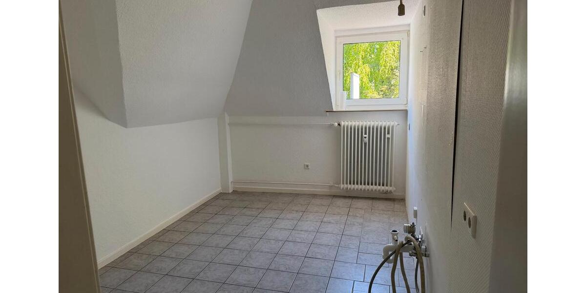 Dachgeschoßwohnung Gelsenkirchen Gelsenkirchen-Mitte - 3.5 Zimmer, 75 m&sup2;, 650&euro; | Angebot:26539741
