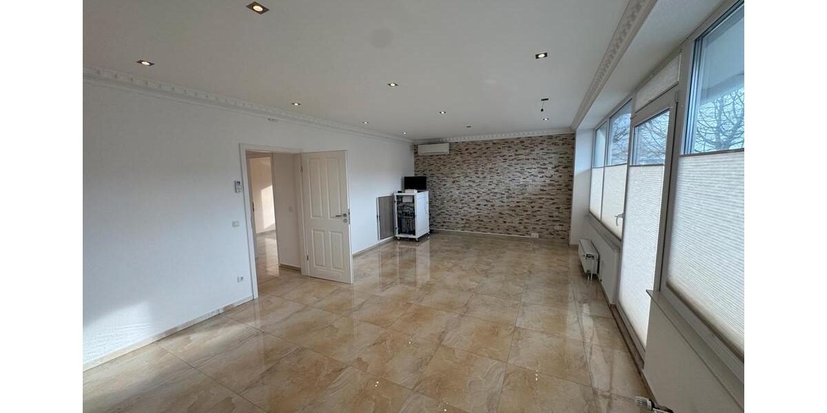 Etagenwohnung Essen Stadtbezirk IV - 3 Zimmer, 90 m&sup2;, 1.200&euro; | Angebot:24769216