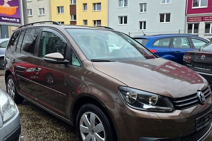 VW Touran 128.000 km 8.100 &euro; Essen 45144