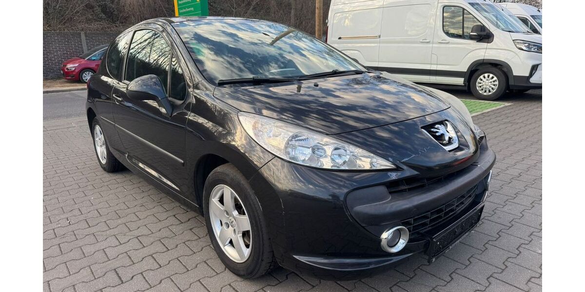 Peugeot 207 176.000 km 2.490 &euro; Bottrop 46238