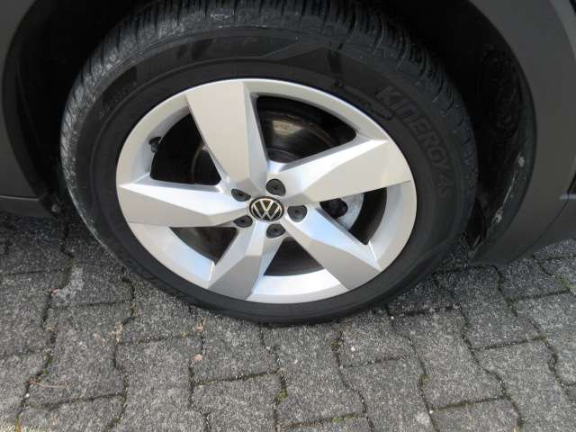 VW T-Cross Style 1.0 TSI DSG NAVI LED ALU APS GJR SI 7.439 km 22.988 &euro; Bergkamen 59192