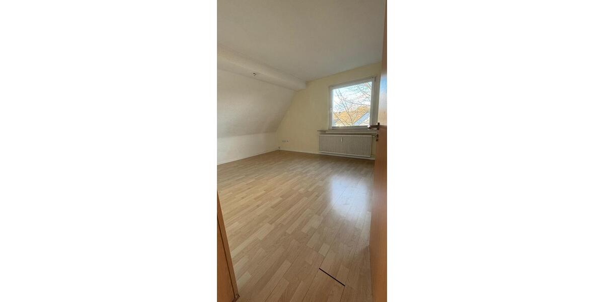 Dachgeschoßwohnung Bochum Eppendorf - 3 Zimmer, 75 m&sup2;, 690&euro; | Angebot:25874616