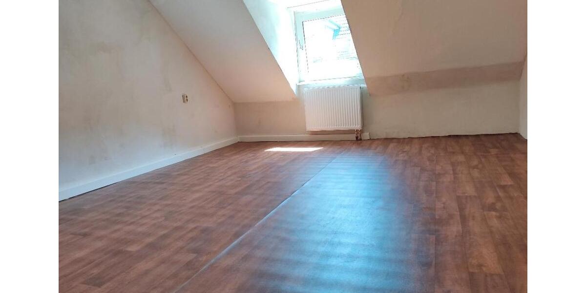 Dachgeschoßwohnung Gelsenkirchen Rotthausen - 2.5 Zimmer, 57 m&sup2;, 389&euro; | Angebot:25995515