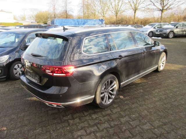 VW Passat Variant R-Line 2.0 TDI DSG NAVI PANO LED KA 135.600 km 21.788 &euro; Bergkamen 59192