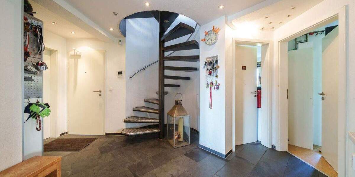 Etagenwohnung Bochum Dahlhausen - 8 Zimmer, 220 m&sup2;, 449.000&euro; | Angebot:25721357