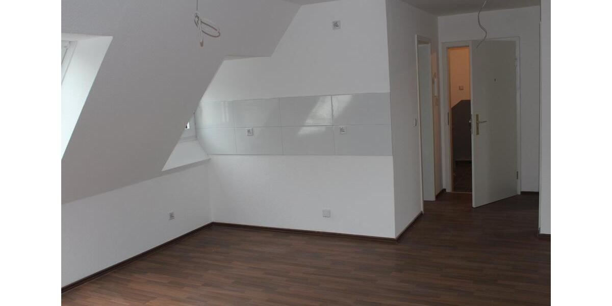Dachgeschoßwohnung Herne Wanne - 2 Zimmer, 410 m&sup2;, 410&euro; | Angebot:24614886