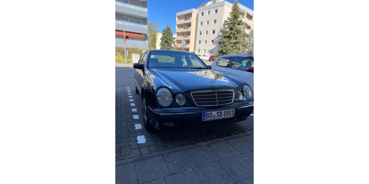 Mercedes-Benz 240 147.000 km 3.500 &euro; Bochum 44805