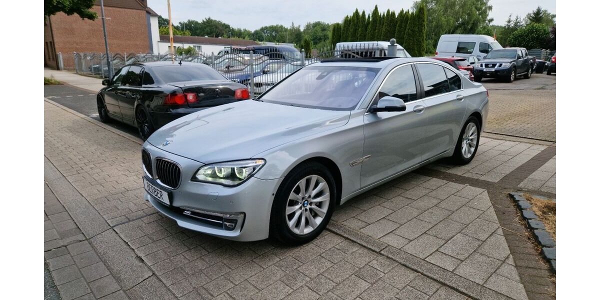 BMW 750 127.760 km 22.990 &euro; Herten 45701