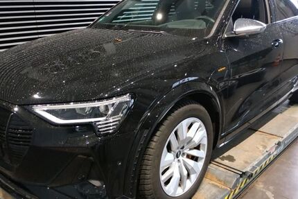 Audi e-tron 35.307 km 42.878 &euro; Hagen 58091