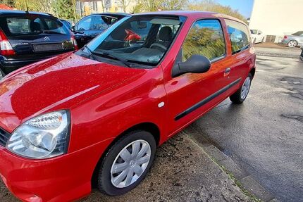 Renault Clio 121.700 km 2.400 &euro; Dortmund 44339