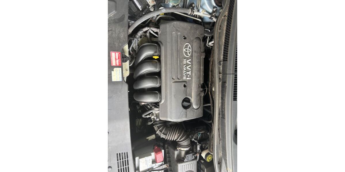 Toyota Corolla Verso 105.866 km 3.500 &euro; Dortmund 44328