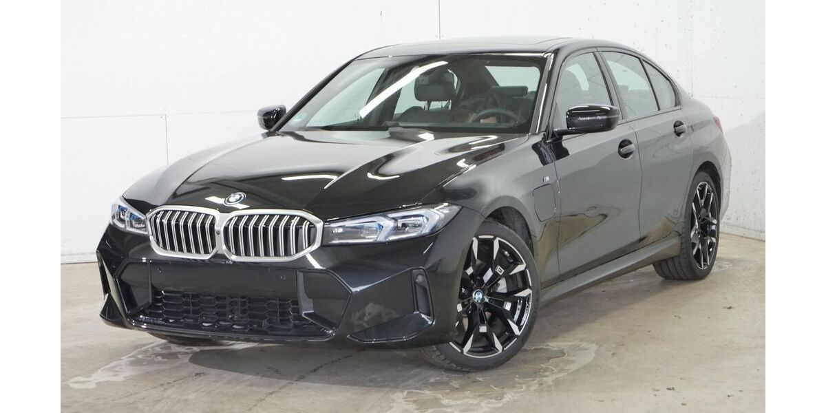 BMW 330 2.543 km 47.840 &euro; Marl 45770