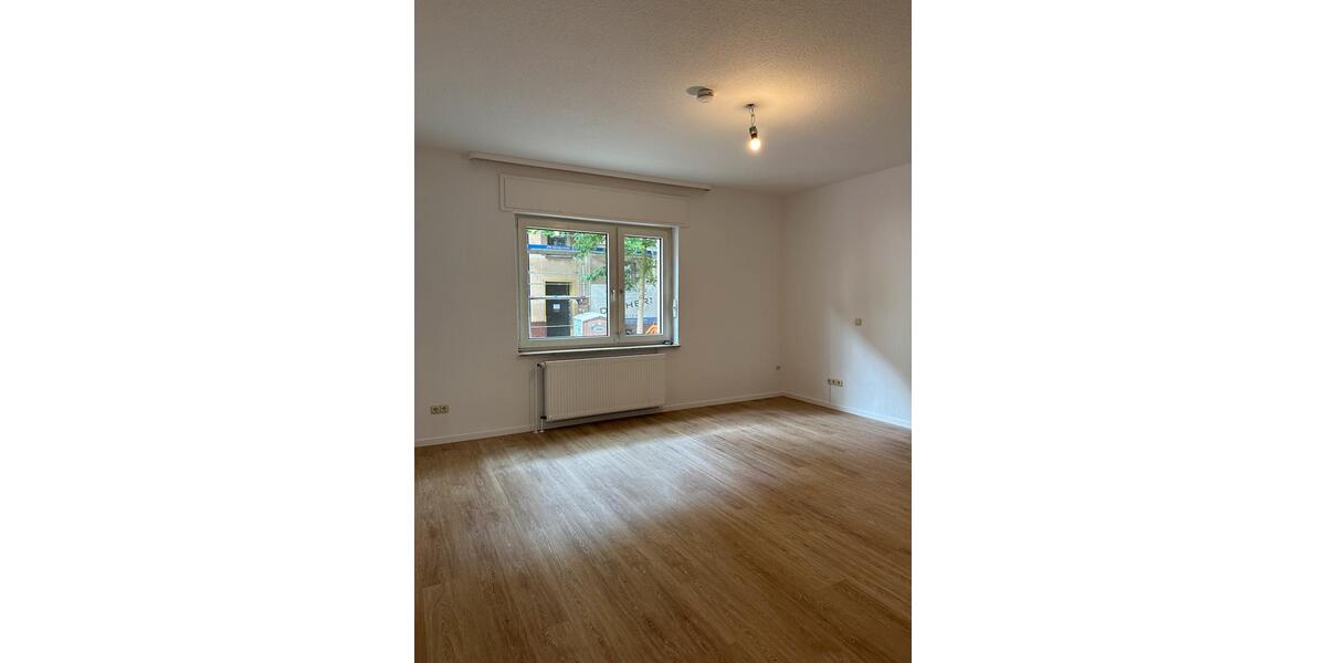 Hochparterre Essen Stadtbezirk II - 3 Zimmer, 94 m&sup2;, 1.100&euro; | Angebot:25841748